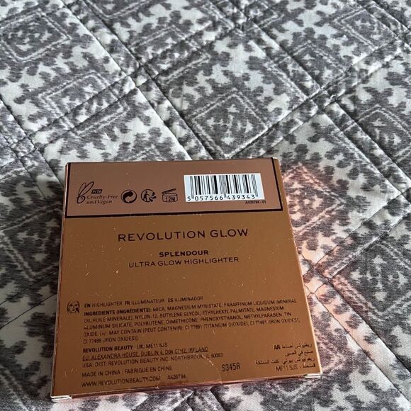 Revolution Glow Splendour Ultra Glow Highlighter Luminous - Picture 3 of 3